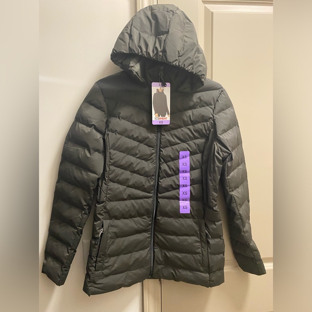 NWT Women’s 32 Heat Puffer Jacket — size XS